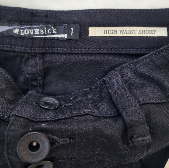 Hot Topic Lovesick High Waisted Shorts - Picture 3 of 4